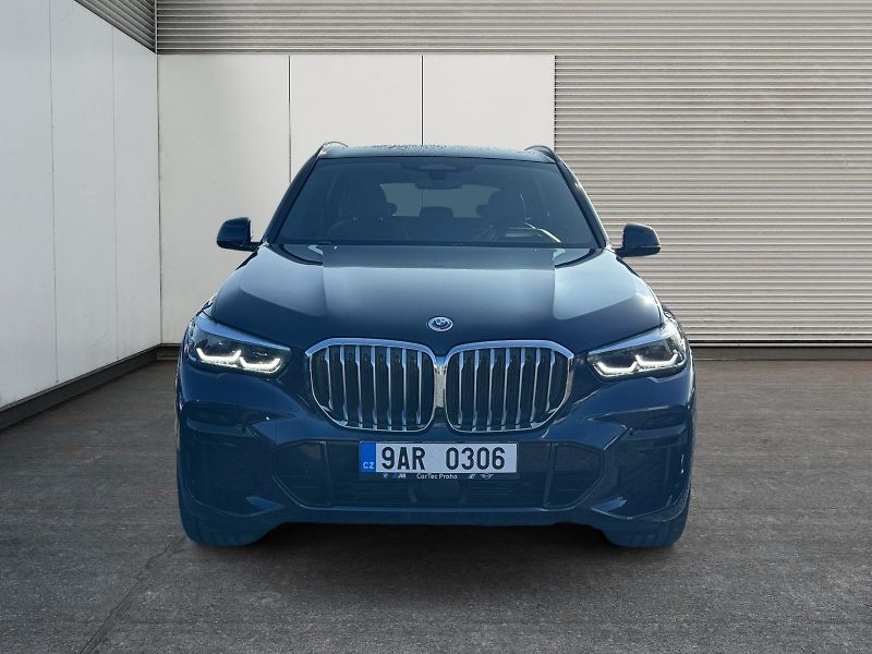 BMW X5 (2023) xDRIVE 40i 245kW 4x4 CZ DPH - fotka 2 z 11