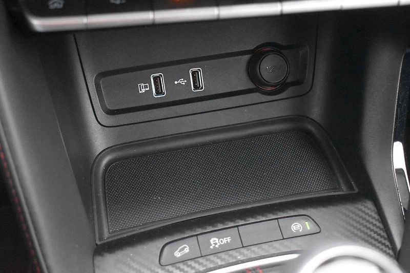 Auto jsem testoval převážně v typicky zimních podmínkách