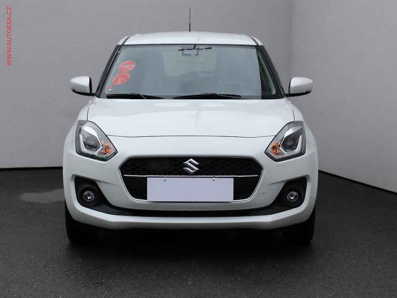 Suzuki Swift (2022) 1.2i HYBRID, Navi, kamera - fotka 2 z 3
