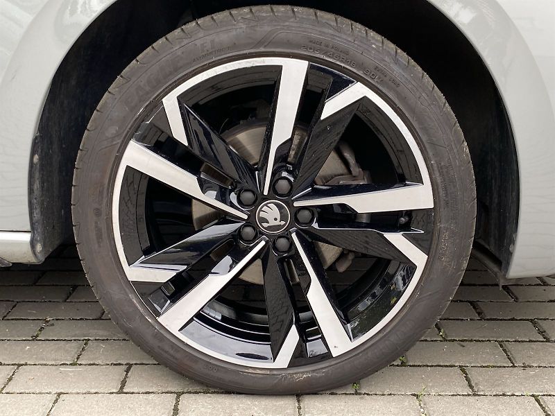 Škoda Scala (2025) 1.0 TSI DSG Monte Carlo - fotka 31 z 35
