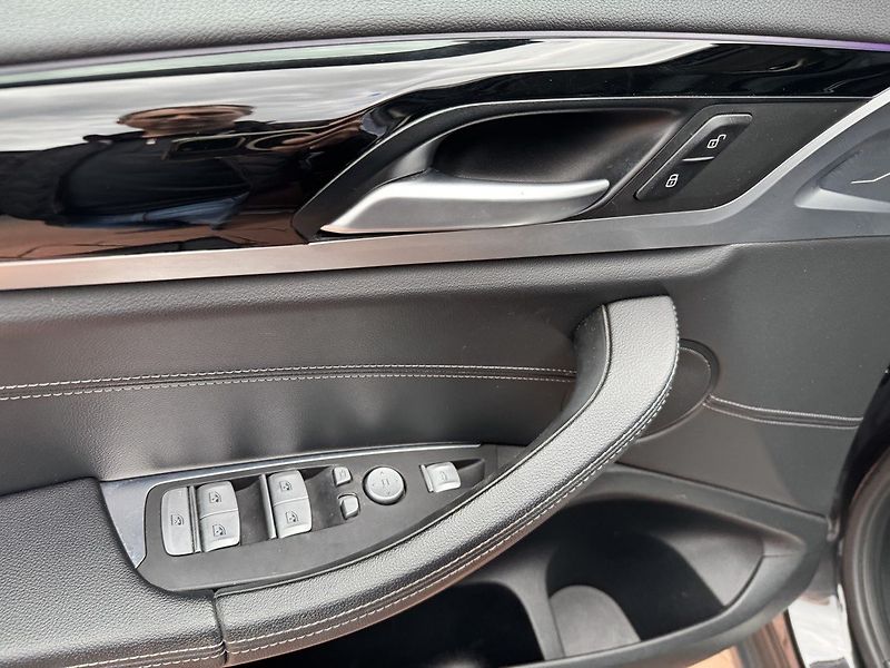 BMW X3 (2020) 3.0d X-Drive Ad.LED Webasto - fotka 26 z 43