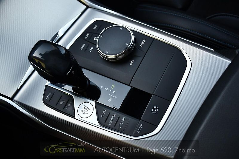 BMW Řada 3 320d xDrive M-SPORT  - fotka 37 z 56
