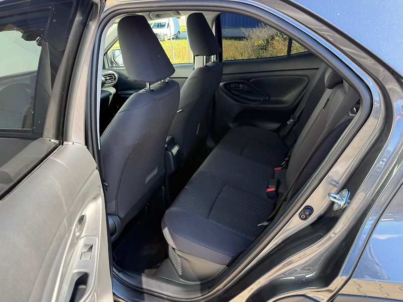 Toyota Yaris Cross 1.5 HSD e-CVT Comfort FWD - fotka 24 z 26
