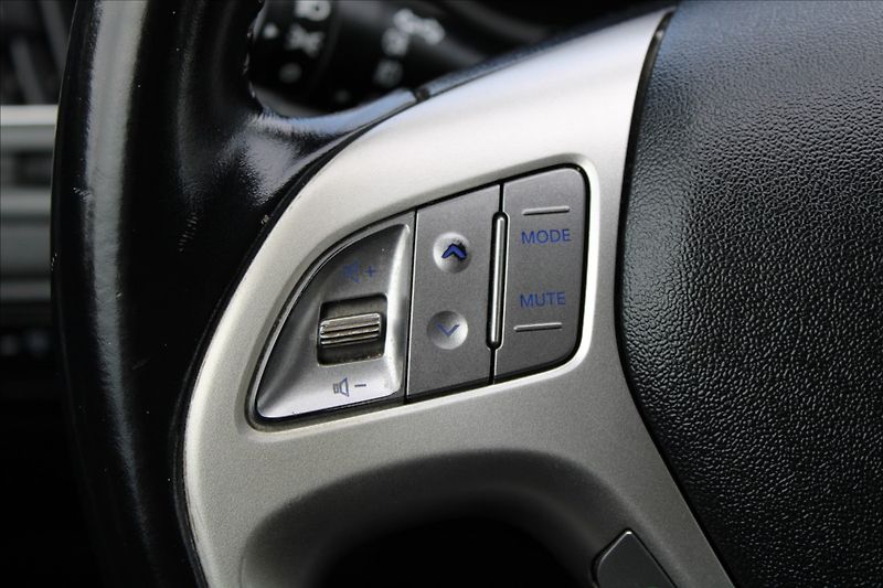 Hyundai ix35 1,6 i  ČR,TAŽNÉ,TRIKOLOR PLUS - fotka 16 z 27