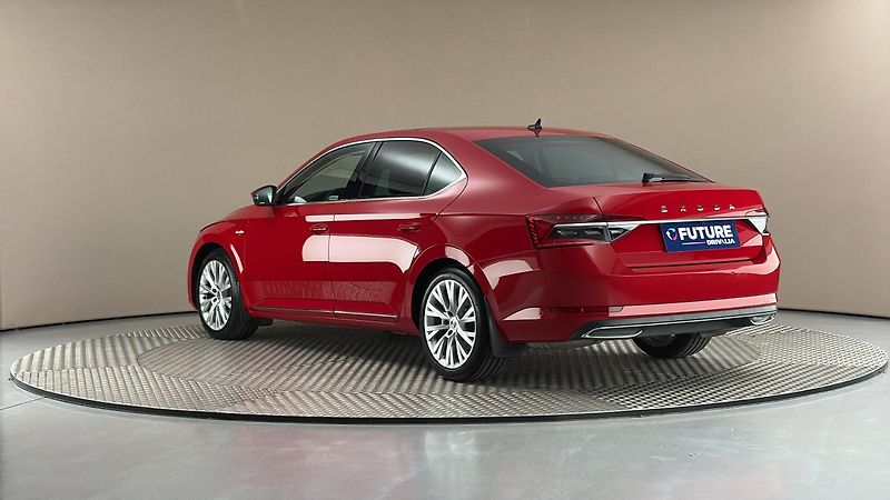 Škoda Superb 2.0 TSI DSG L&K - fotka 2 z 34