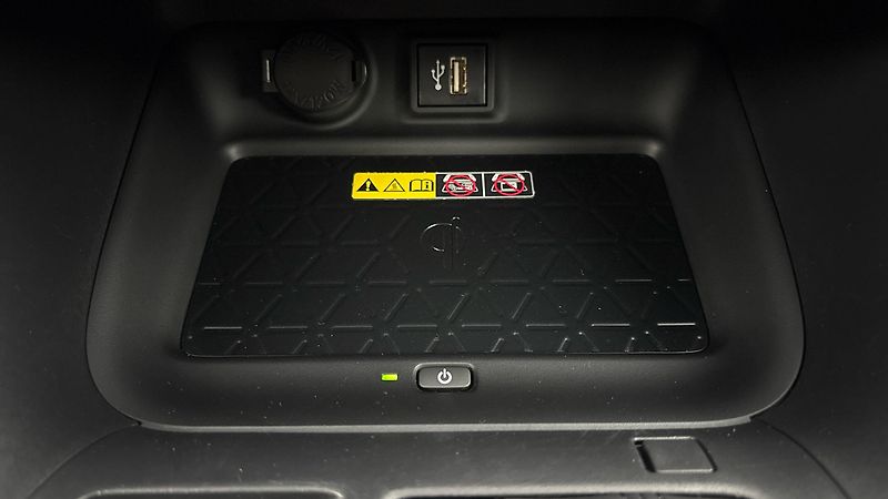 Toyota RAV4 2.5 Hybrid AUT 4x4 Comfort - fotka 23 z 28