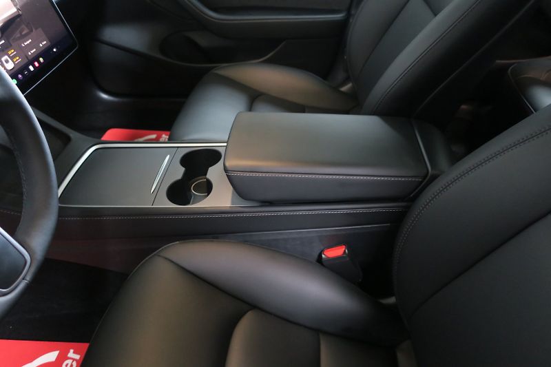 Tesla Model 3 (2023) Long Range Dual Motor SOH 97% - fotka 32 z 48