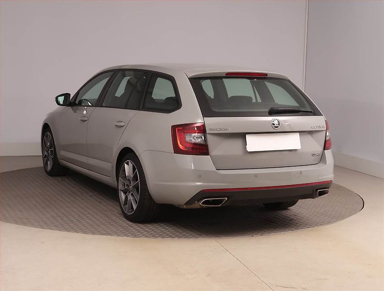 Škoda Octavia (2018) RS 2.0 TSI - fotka 4 z 16