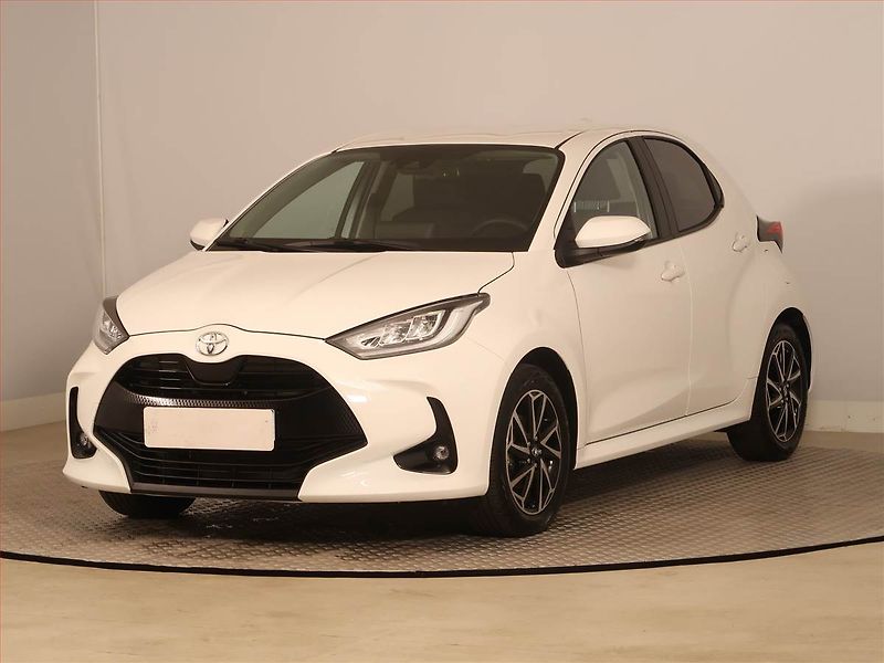 Toyota Yaris (2023) 1.5 VVT-i, Serv.kniha - fotka 2 z 17