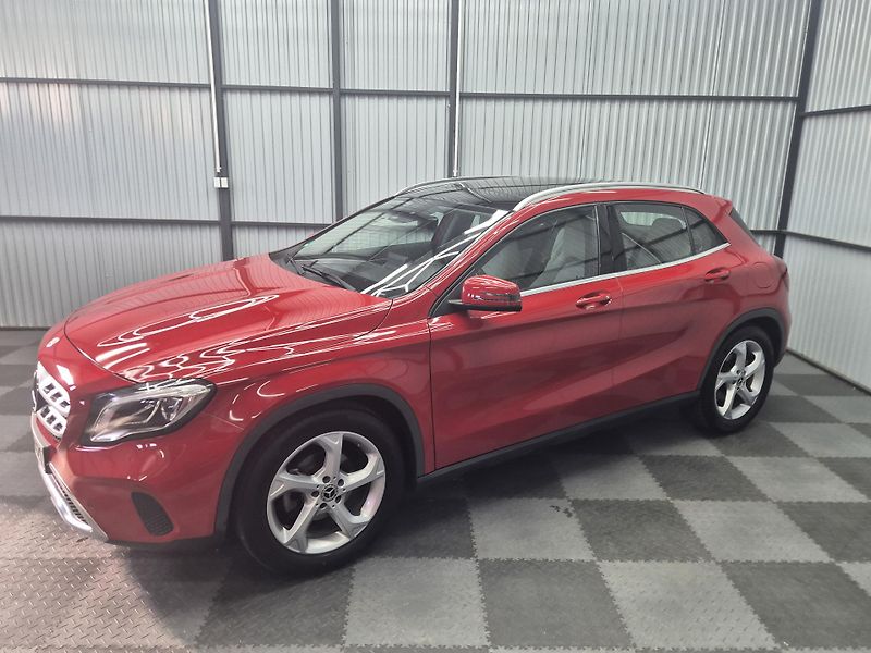Mercedes-Benz GLA (2019) - fotka 4 z 25