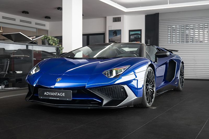 Lamborghini Aventador LP750-4 SV Roadster 1/599 - fotografie inzerátu