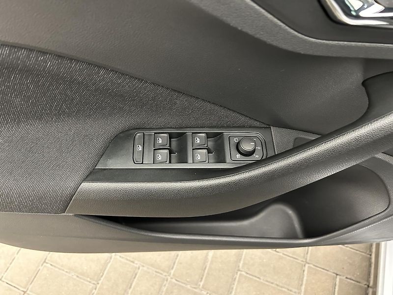 Škoda Scala 1.0 TSI Top selection - fotka 16 z 24