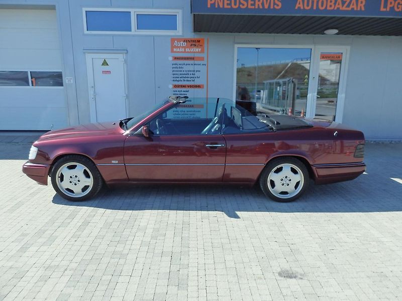 Mercedes-Benz 124 E320 CABRIO 162 kW - fotka 10 z 23