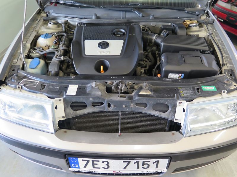 Škoda Octavia (2009) 1.9TDI 74kW,tažné,klima - fotka 16 z 17