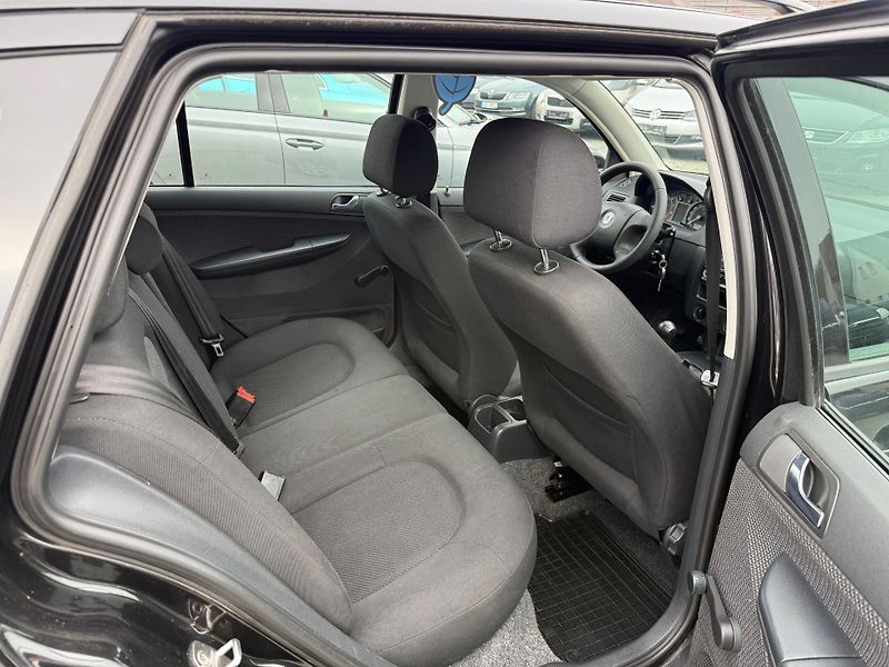 Škoda Fabia 1.4 16V 59KW AMBIENTE - fotka 11 z 13