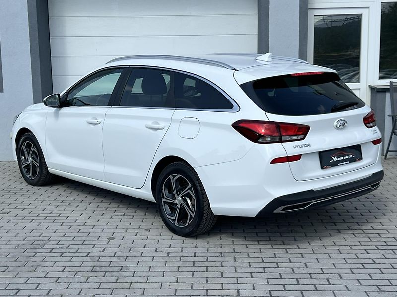 Hyundai i30 (2022) 1.6CRDi 85kW SMART 1.MAJITEL  - fotka 3 z 21