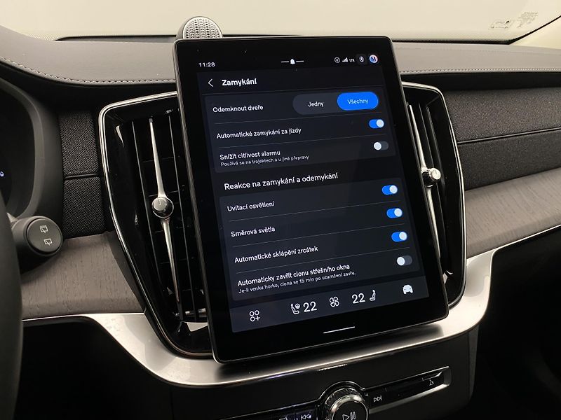 Volvo XC90 (2026) T8 AWD Plug-in BRIGHT ULTRA - fotka 60 z 75