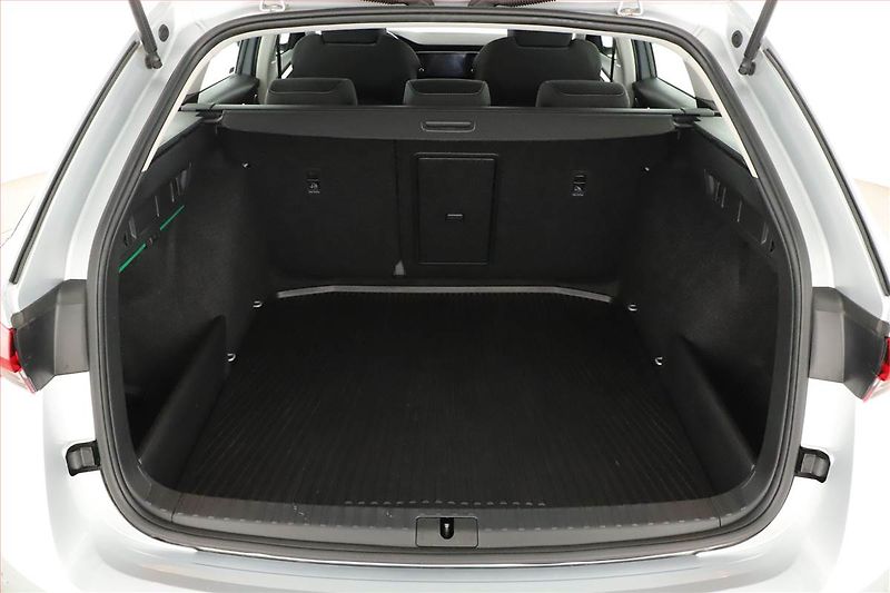 Škoda Octavia (2022) Ambition 2.0 TDI, ČR,1.maj - fotka 17 z 18
