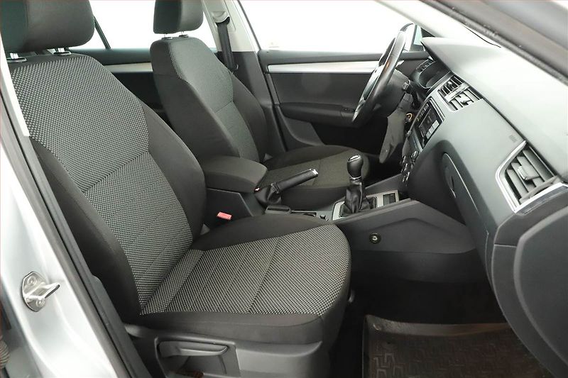 Škoda Octavia (2014) Ambition 1.6 TDI, Serv.kniha - fotka 7 z 13