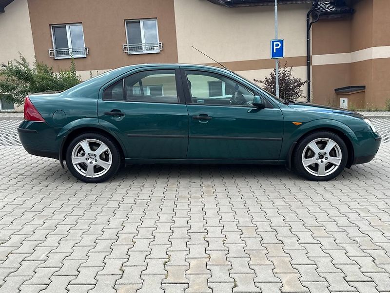 Ford Mondeo (2002) - fotka 33 z 33