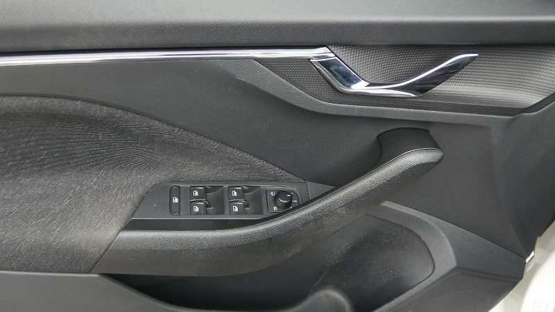 Škoda Scala 1.0 TSI Style - fotka 9 z 23