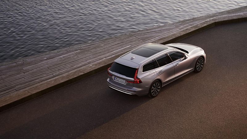 Volvo V60 (2026) B4 AUT BRIGHT PLUS - fotka 7 z 11