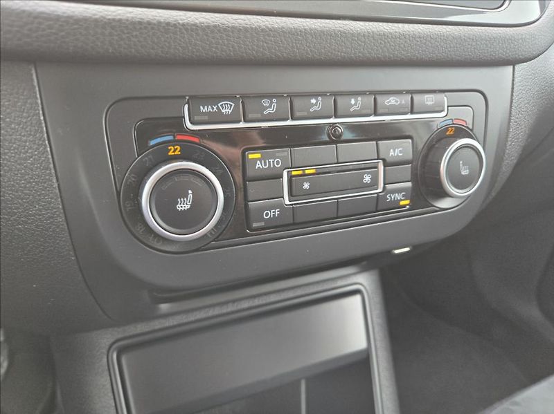 Volkswagen Tiguan 2,0 TDI  4x4 - fotka 19 z 23