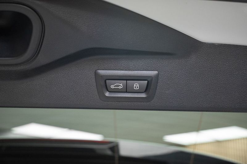 BMW X5 xDrive50e ZÁRUKA*AIR*TAŽNÉ*ČR - fotka 44 z 47