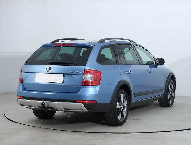 Škoda Octavia (2016) Scout 2.0 TDI, 4X4, Bi-Xenony - fotka 5 z 22
