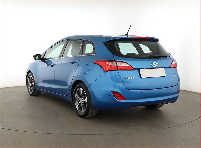 Hyundai i30 (2017) Weekend 1.6 CRDi, Serv.kniha - fotka 4 z 13