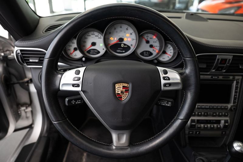 Porsche 911 (997) Carrera S Manuál - fotka 6 z 19