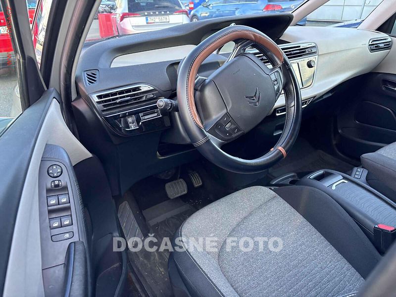 Citroën Grand C4 Picasso (2018) 1.6HDi, ČR, Feel, AT, autoAC - fotka 3 z 3