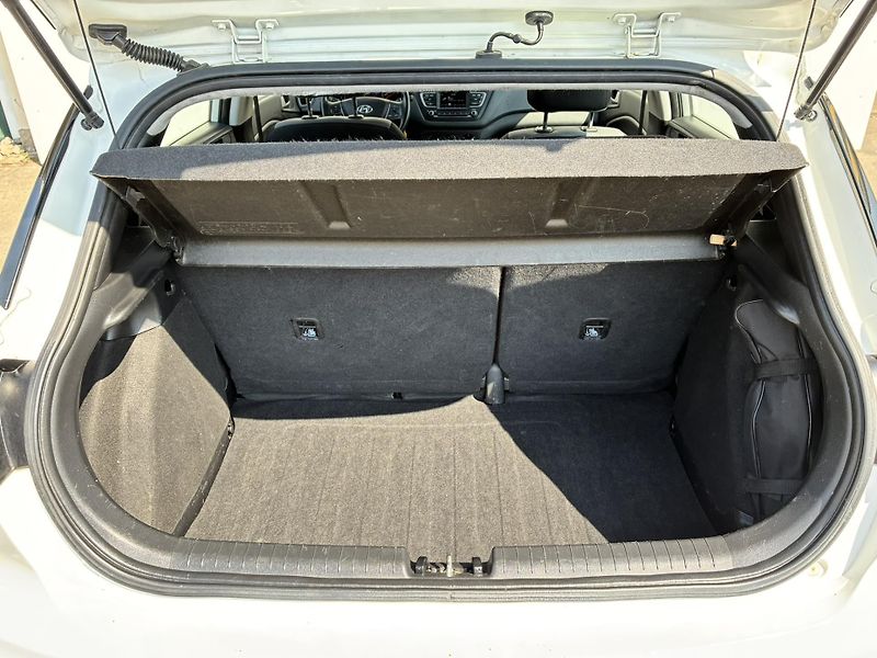 Hyundai i20 1.25 i 55kW Family+ Club - fotka 12 z 20