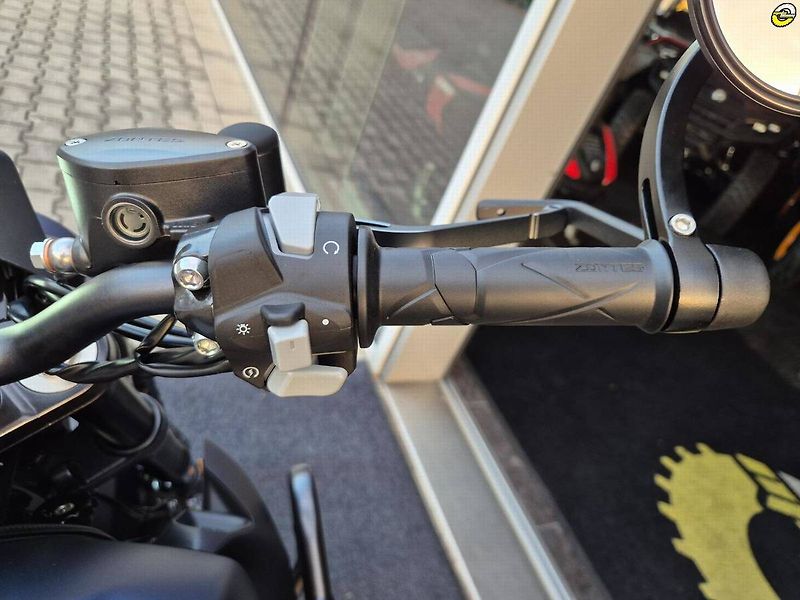 Zontes 125 G1 (2026) Scrambler litá kola - fotka 15 z 17
