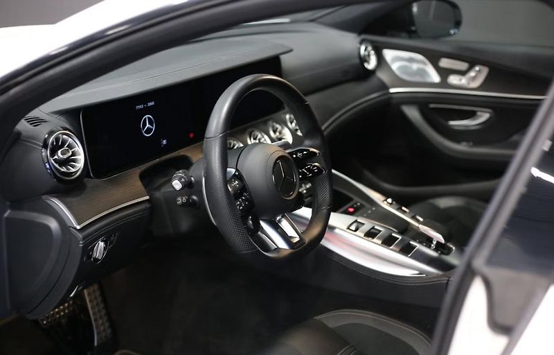 Mercedes-Benz AMG GT 43 4M Matrix 360k Hud  - fotka 11 z 31