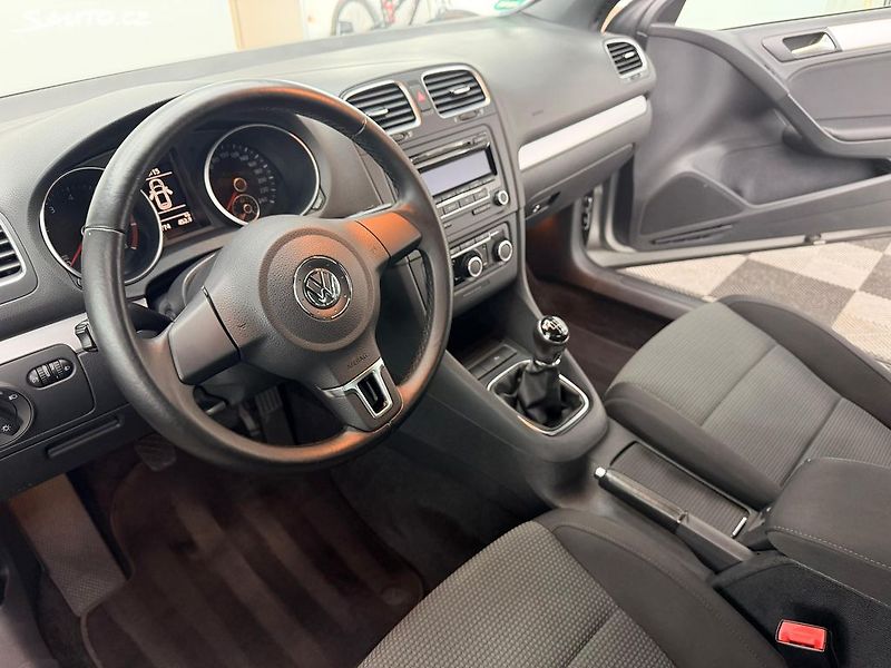 Volkswagen Golf Cabrio 1,4 TSI - fotka 25 z 27