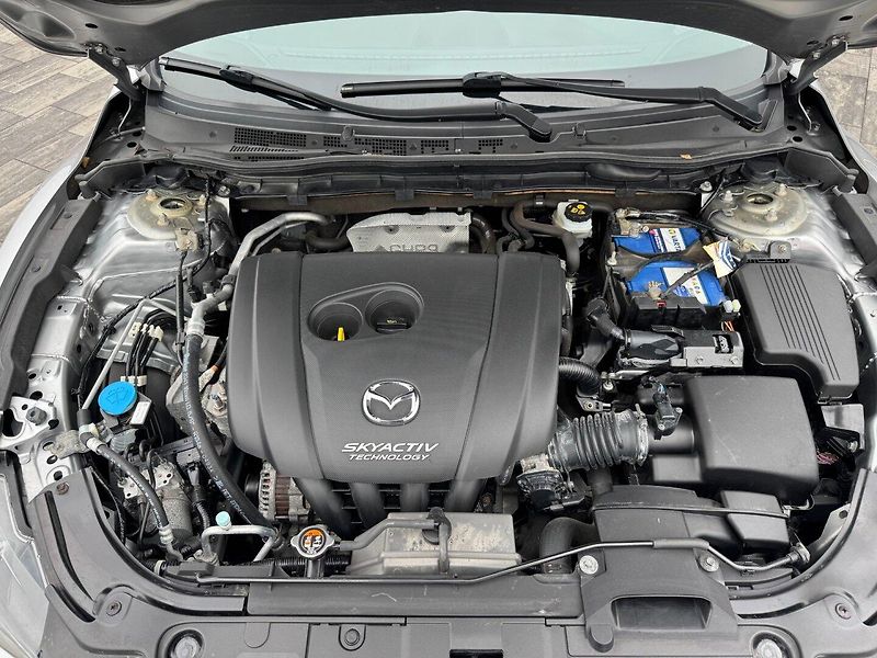 Mazda 6 (2014) Sport Combi 2.0i Attraction - fotka 33 z 36