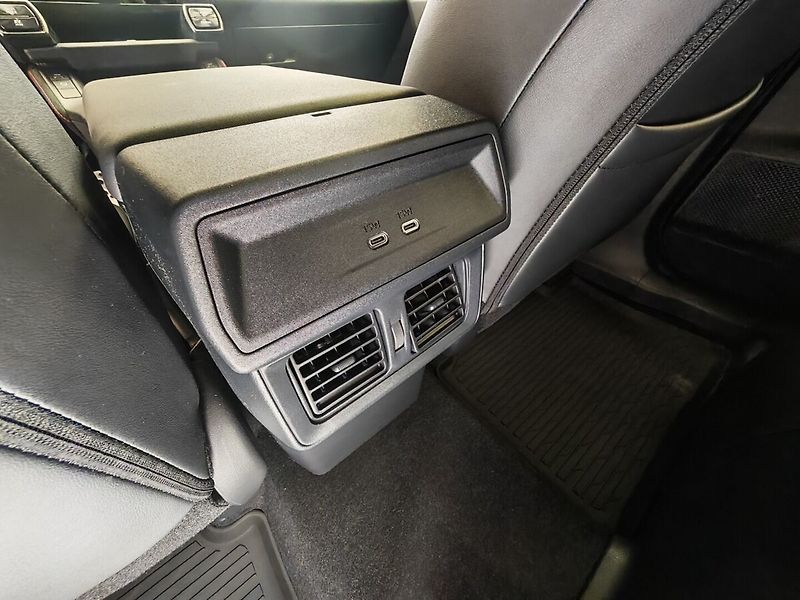 Toyota RAV4 2.5 Hybrid GR Sport 4WD e-CVT - fotka 22 z 47