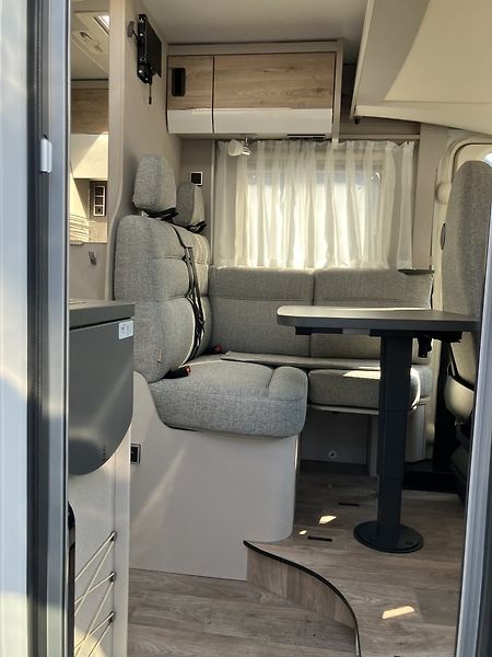Hymer Exsis I 474 volné od 1.10.26 - fotka 11 z 25