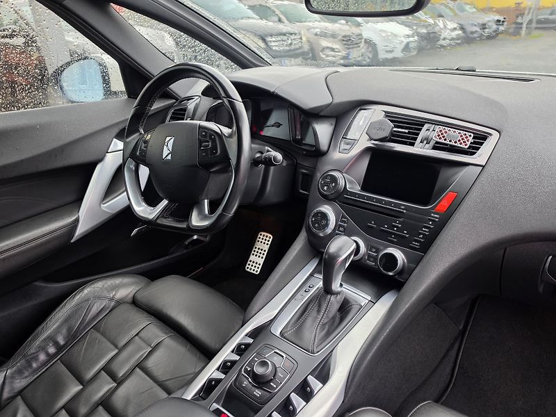 Citroën DS5 2 0 HDI Panorama Automat  - fotka 12 z 33
