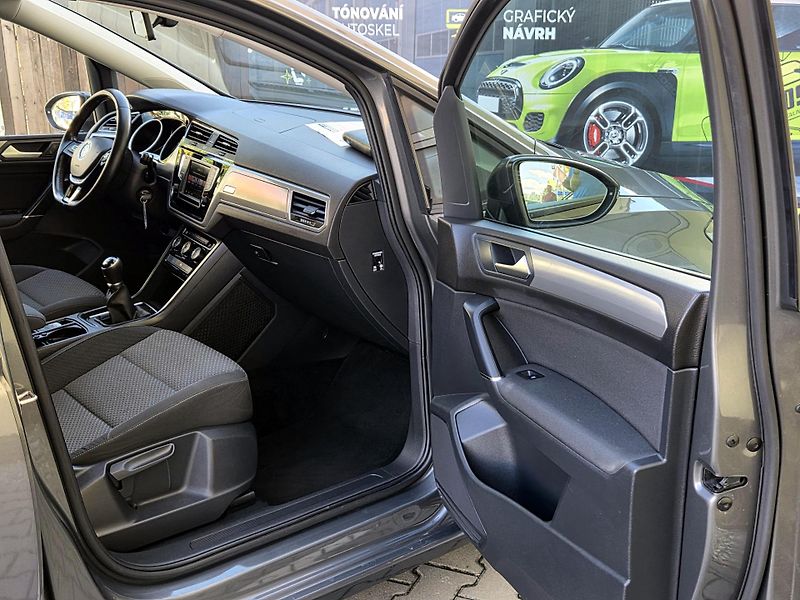 Volkswagen Touran 1,2TSi, 7míst, CEBIA   - fotka 24 z 44