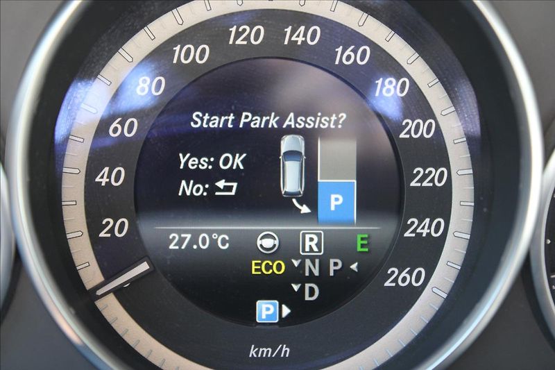 Mercedes-Benz Třídy E 350CDI 4M/ACC/KEYLESS/DPH - fotka 23 z 46