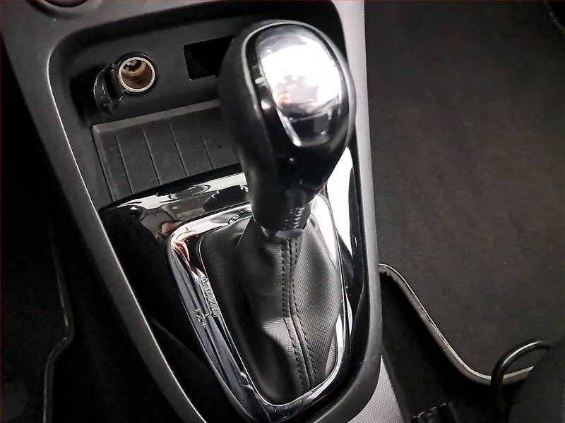 Renault Captur (2014) 1.2 TCe, Automat, Navi - fotka 17 z 17