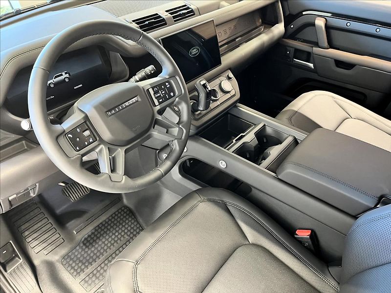 Land Rover Defender 110 D350 X-DYNAMIC HSE - fotka 10 z 35