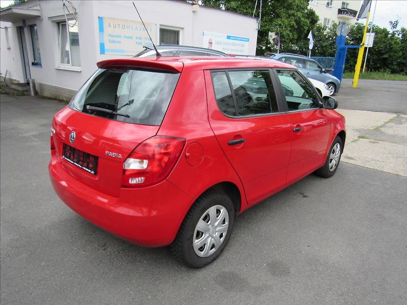 Škoda Fabia 1,2 i 44kW Active - fotka 6 z 28
