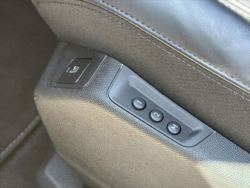 Peugeot 3008 GT 1,6 PureTech 133kW Automat - fotka 14 z 32