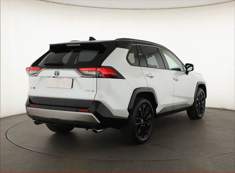 Toyota RAV4 (2023) 2.5 Hybrid - fotka 5 z 20
