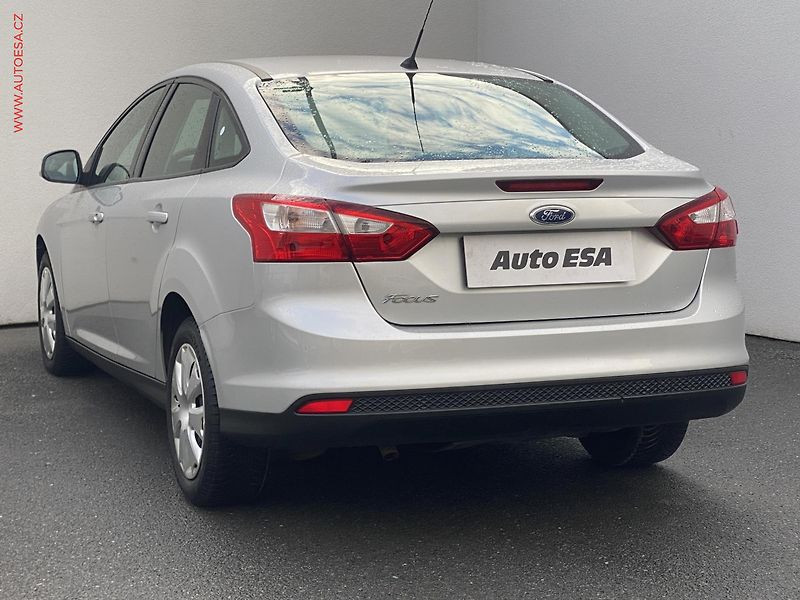 Ford Focus (2011) 1.6 Ti, Trend - fotka 6 z 15
