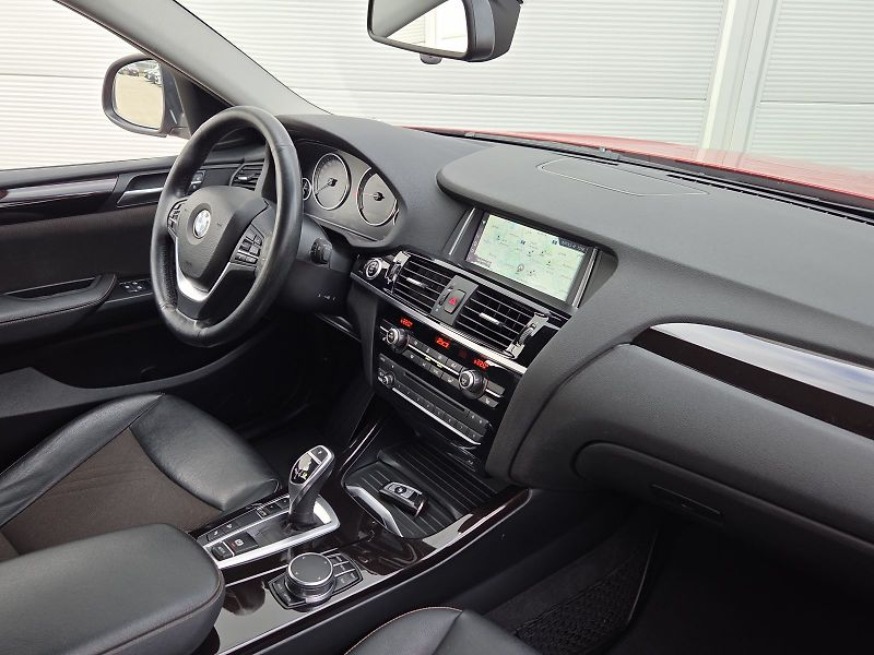 BMW X4 (2016) xDrive 30d xLine - fotka 16 z 16
