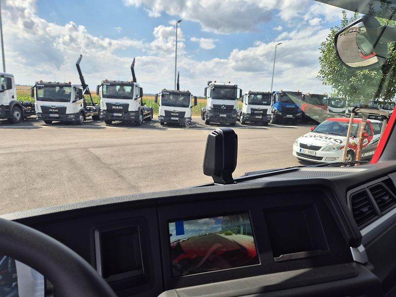 MAN TGL 12.220 HIAB + KONTEJNER  - fotka 18 z 22